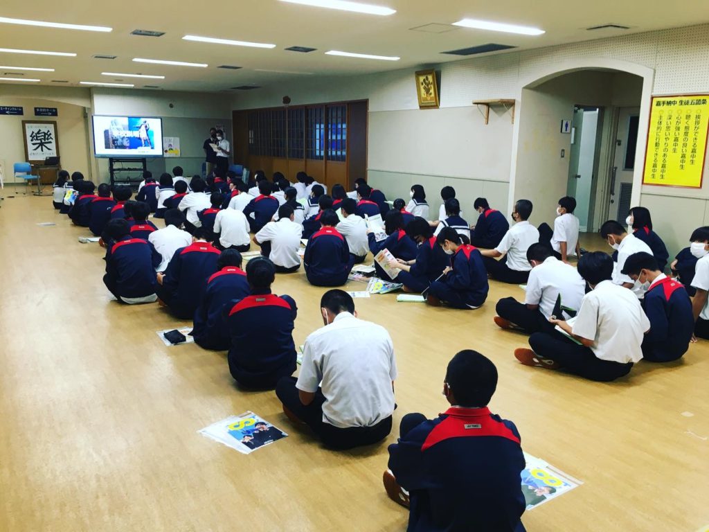 嘉手納中学校で学校説明会を行いました | 沖縄の専門学校・高等専修学校 | 大育ネットワーク